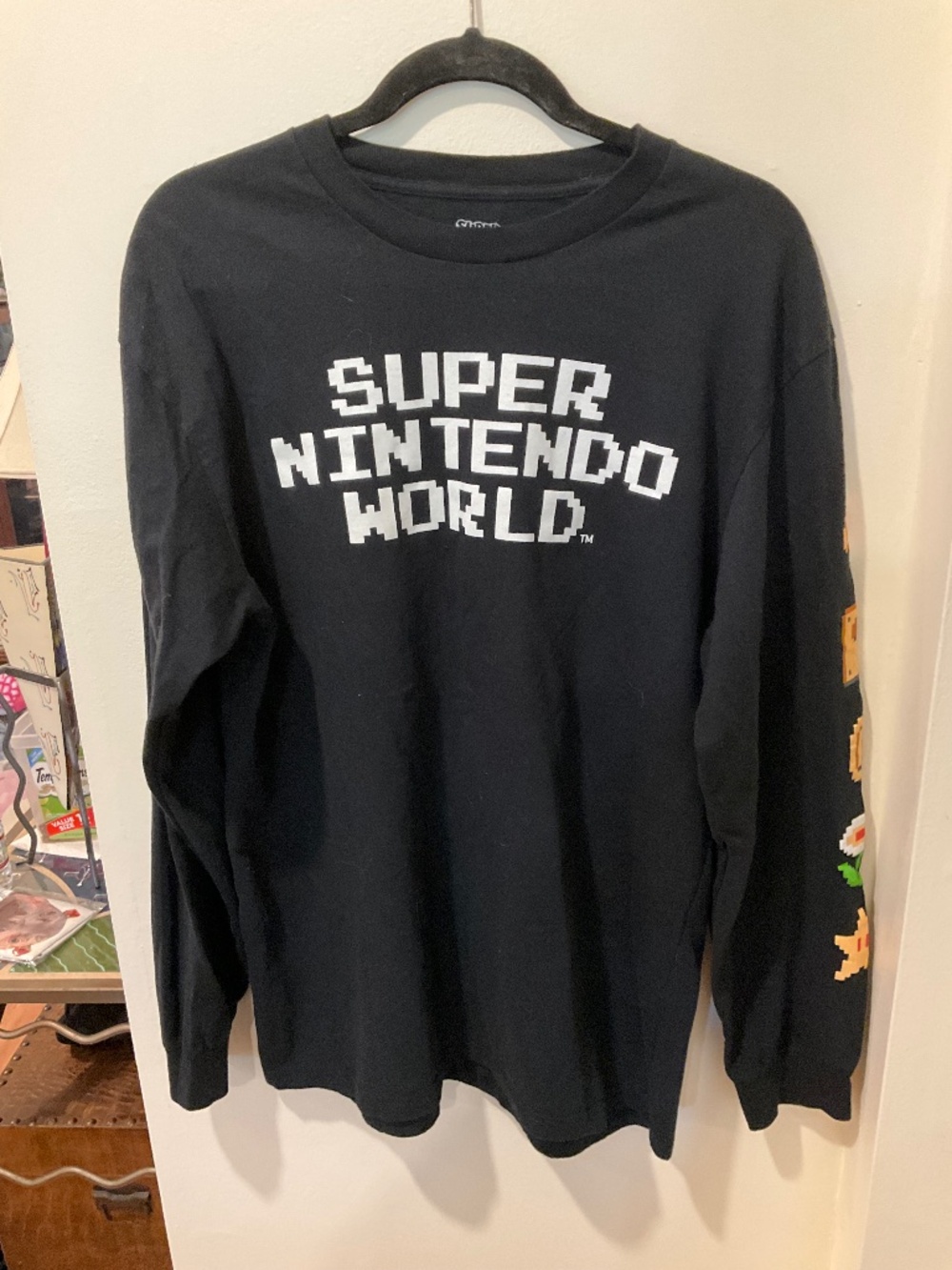 EUC Universal Studios Super Nintendo World Long Sleeve Shirt Size Large